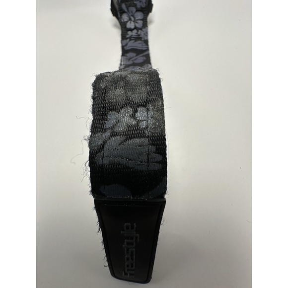 Shark Freestyle Nylon Floral Band Ladies Watch New‎ Battery 30MM 7.5" C67 - Picture 7 of 14